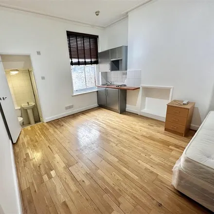 Rent this studio apartment on Polskie Delikatesy in 336 Kilburn High Road, London