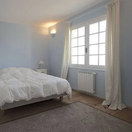 Rent this 7 bed house on Roquebrune-sur-Argens in Var, France