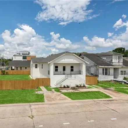 Buy this 3 bed house on 3014 Paris Avenue in New Orleans, LA 70119