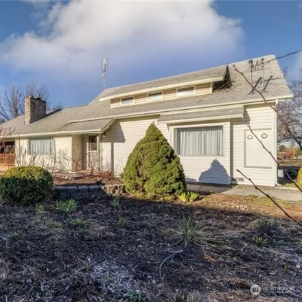 Buy this 3 bed house on 1803 Highland Road in Walla Walla, WA 99362
