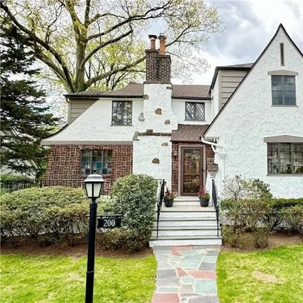 Buy this 4 bed house on 200 Larchmont Avenue in Village of Larchmont, NY 10538