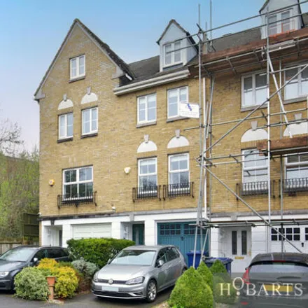 Buy this 4 bed townhouse on Halton Close in London, N11 3HQ