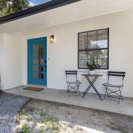 Rent this studio house on Ocean Springs in MS, 39564