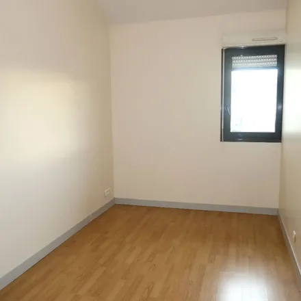 Rent this 5 bed apartment on 22 Rue Pétiniaud-Beaupeyrat in 87000 Limoges, France