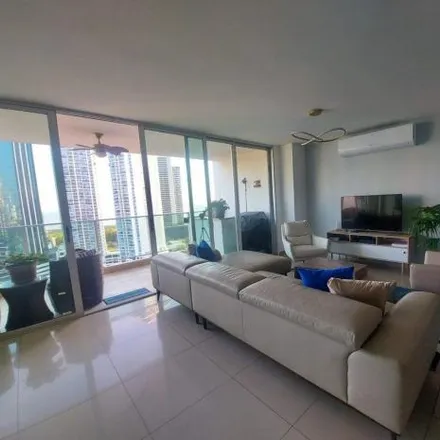 Rent this 3 bed apartment on PH Sevilla in Avenida B, 0816