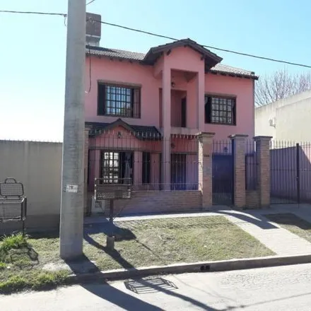 Buy this 3 bed house on Calle 28 in Partido de La Plata, José Hernández