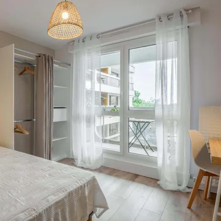 Rent this 1 bed room on 398 Avenue de la Libération Charles de Gaulle in 33110 Le Bouscat, France