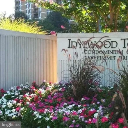 Rent this 1 bed condo on Idylwood Towers in Pimmit Drive, Idylwood