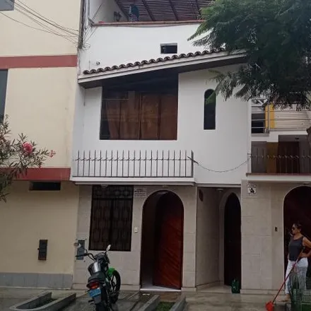 Rent this 1 bed apartment on Institución educativa inicial 538 Las Palmas in Jirón Apolo, Santiago de Surco