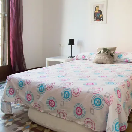 Rent this 4 bed room on Carrer d'Aragó in 342, 08001 Barcelona