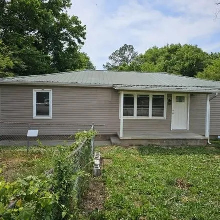 Buy this 3 bed house on 145 Cherokee Dr NE in Cleveland, Tennessee