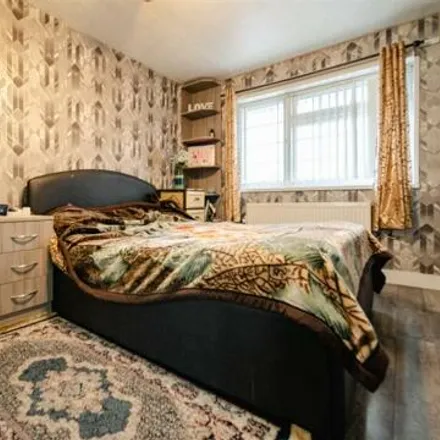 Image 5 - Crown Meadow, Colnbrook, SL3 0LT, United Kingdom - Townhouse for sale