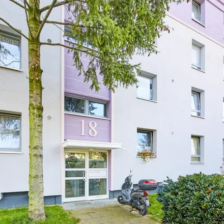 Rent this 3 bed apartment on Berliner Ring 18 in 40789 Monheim am Rhein, Germany