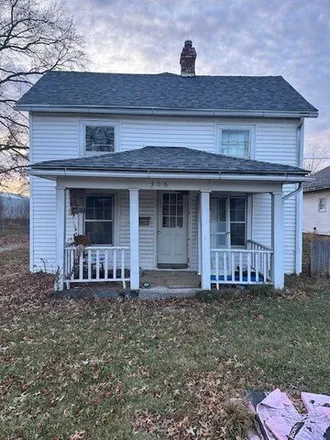 Buy this 3 bed house on 236 North Oak Street in Carlinville, IL 62626