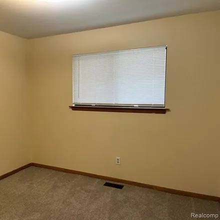 Image 6 - 6054 Whitefield Street, Dearborn Heights, MI 48127, USA - House for rent