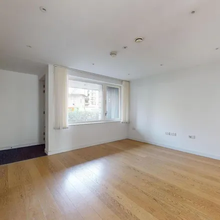 Image 5 - South Garden Court, 6 Heygate Street, London, SE17 1FQ, United Kingdom - Apartment for rent