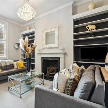 Rent this 1 bed room on 285 Westbourne Park Road in London, W11 1EH