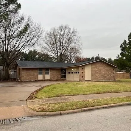 Rent this 3 bed house on 3799 Cranston Court East in Irving, TX 75062