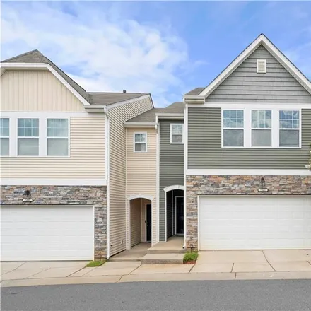 Image 2 - 7341 Adare Mews Road, Charlotte, NC 28217, USA - Townhouse for sale