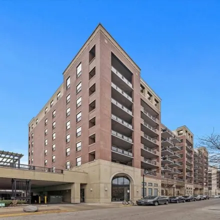 Buy this 2 bed condo on 811 West 15th Place in Chicago, IL 60608
