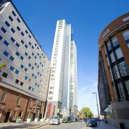 Rent this 3 bed room on Beetham Tower in 111 Old Hall Street, Commercial District