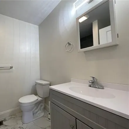 Image 7 - 163 Burlington Street, Providence, RI 02906, USA - Condo for sale