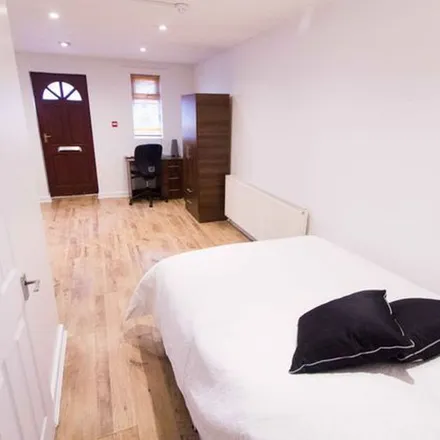 Rent this 1 bed townhouse on Kidzone in Spring Road, Leeds