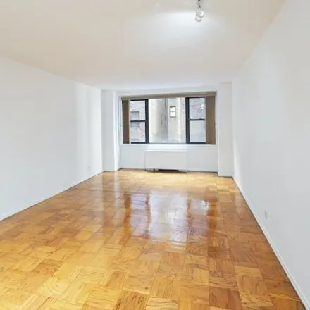 Image 2 - The Hamilton, East 40th Street, New York, NY 10016, USA - Apartment for sale