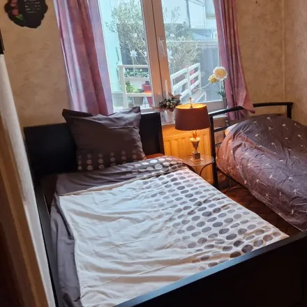 Rent this 2 bed room on Rue du Souvenir - Gedachtenisstraat 86 in 1070 Anderlecht, Belgium