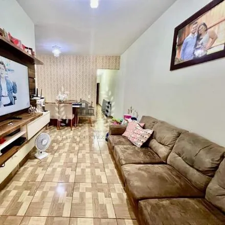 Buy this 3 bed house on Rua Pompeu Soares Cardoso in Vivi Xavier, Londrina - PR