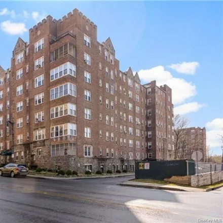 Image 1 - The Stonecrest, 21 North Chatsworth Avenue, Mamaroneck, NY 10538, USA - Apartment for sale