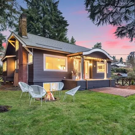 Buy this 4 bed house on 838 Ash Street in Lake Oswego, OR 97034