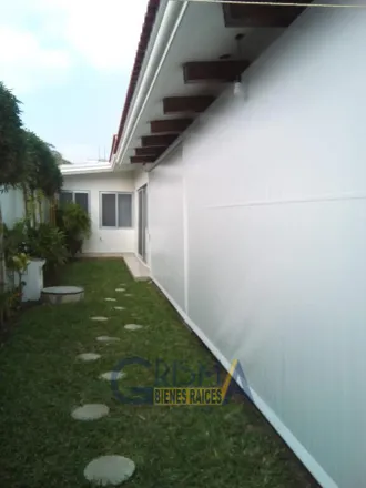 Buy this studio house on Calle Río Jamapa in Fraccionamiento Jardines de Tuxpan, 92860 Túxpam