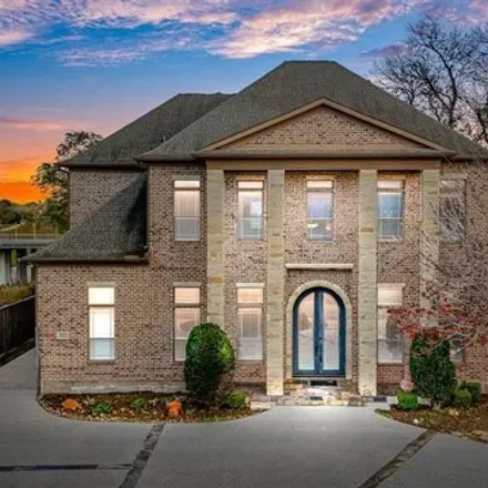Buy this 6 bed house on Brays Bayou Greenway in Houston, TX 77021