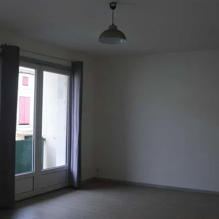 Image 5 - 40 Rue de la Libération, 47200 Marmande, France - Apartment for rent