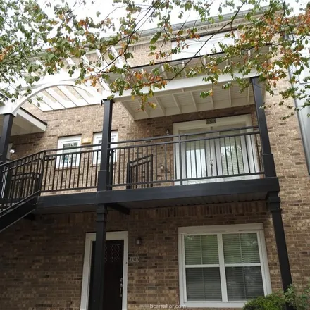 Buy this 3 bed condo on A&M Consolidated High School in 1801 South Harvey Mitchell Parkway, College Station