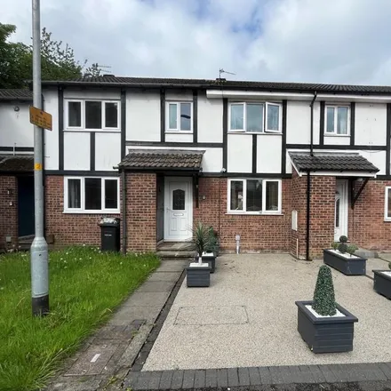 Rent this 3 bed townhouse on Corran Close in Worsley, M30 8LP