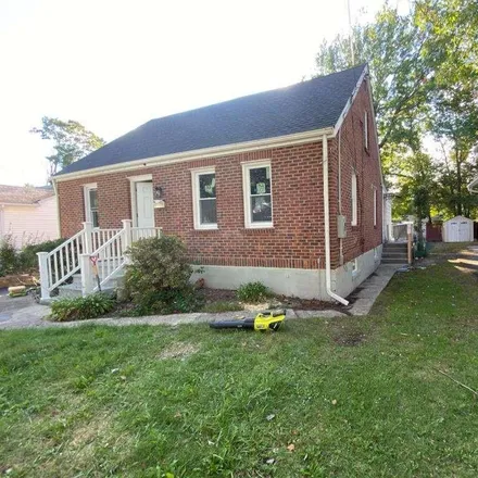 Buy this 3 bed house on 65 Collins Street in Burnt Hill, Waterbury