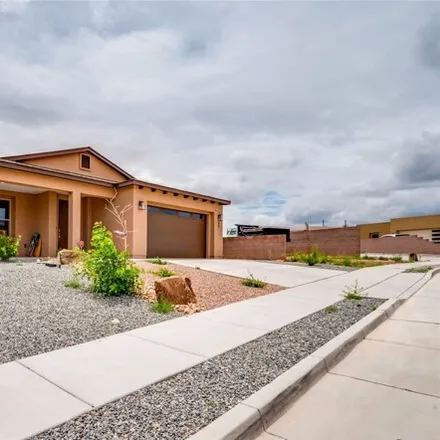 Image 3 - 37 Confianza St, New Mexico, 87547 - House for sale