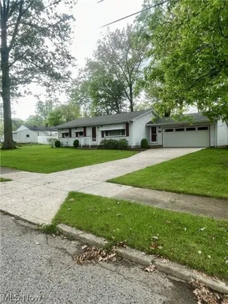 Image 2 - 1184 Wilshire Drive, Youngstown, OH 44511, USA - House for sale