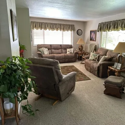 Image 2 - 201 Cactus Circle, Riverton, WY 82501, USA - House for sale