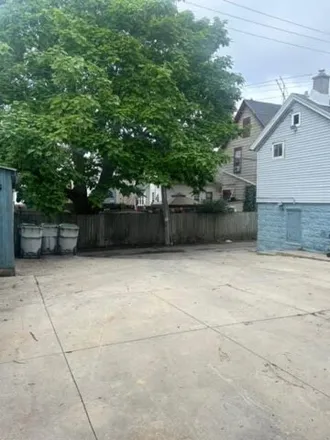 Image 7 - 615 W Maple St, Milwaukee, Wisconsin, 53204 - House for sale