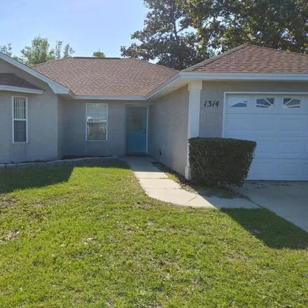 Rent this 3 bed house on 1372 Wisconsin Avenue in Lynn Haven, FL 32444