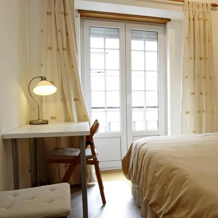 Rent this 5 bed room on Rua José Acúrcio das Neves 11 in 1900-999 Lisbon, Portugal
