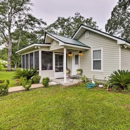 Image 3 - 464 2nd Street West, Carrabelle, FL 32322, USA - House for sale