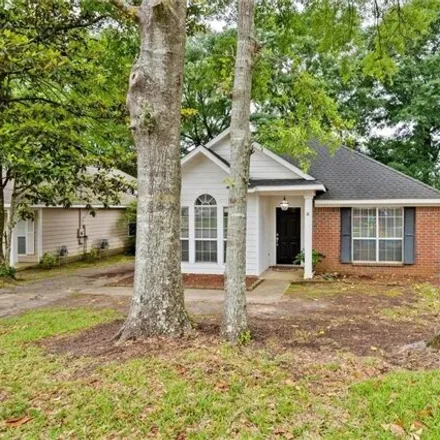 Buy this 3 bed house on 924 Louise Avenue in Mobile, AL 36609