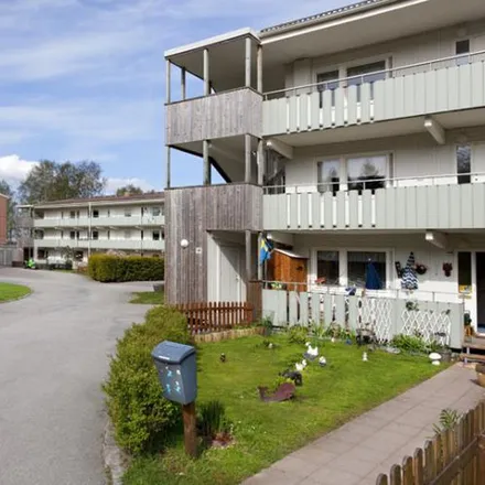 Rent this 2 bed apartment on Hällebergsgatan in 442 51 Kungälvs kommun, Sweden