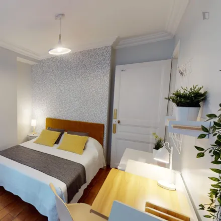 Rent this 4 bed room on 29 Avenue de la Bourdonnais in 75007 Paris, France