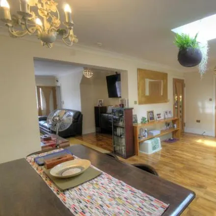 Buy this 3 bed townhouse on Winvale in Slough, SL1 2JQ