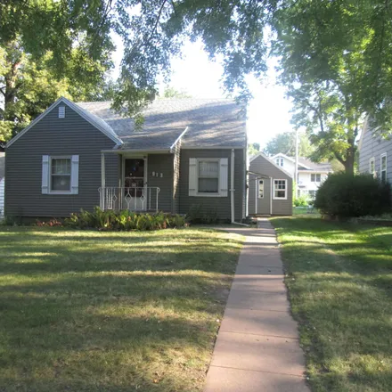 Buy this 3 bed house on 913 11th Street in Sheldon, IA 51201